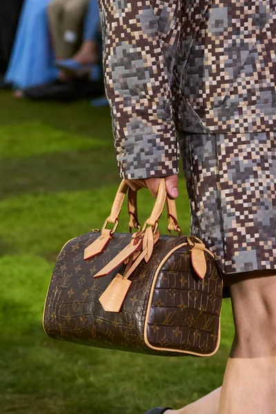 Look 123